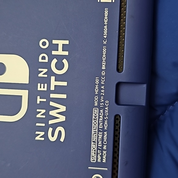 NINTENDO SWITCH - Picture 7 of 9